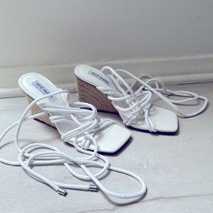 New Steve Madden white wedge strappy sandals size 7 1/2